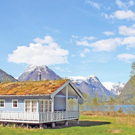Cozy Home In Fjaerland With House A Mountain View Exterior photo
