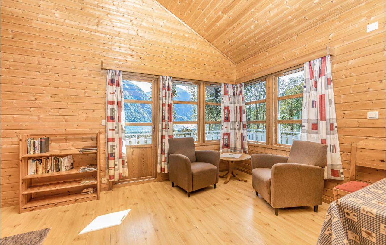 Cozy Home In Fjaerland With House A Mountain View Exterior photo