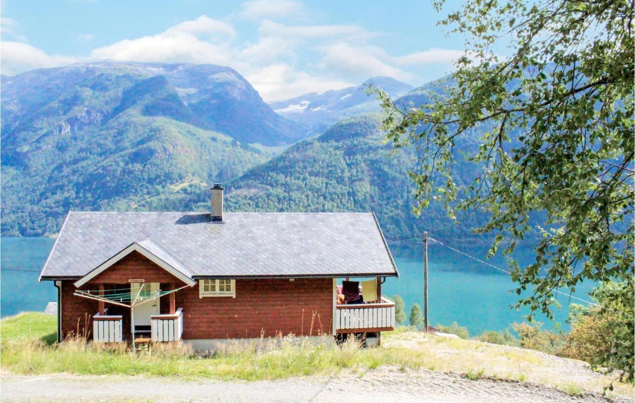 Cozy Home In Fjaerland With House A Mountain View Exterior photo