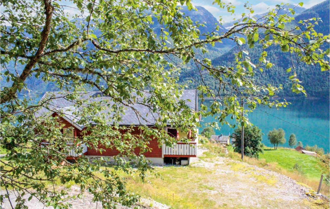 Cozy Home In Fjaerland With House A Mountain View Exterior photo