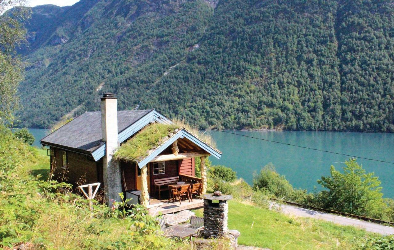 Cozy Home In Fjaerland With House A Mountain View Exterior photo